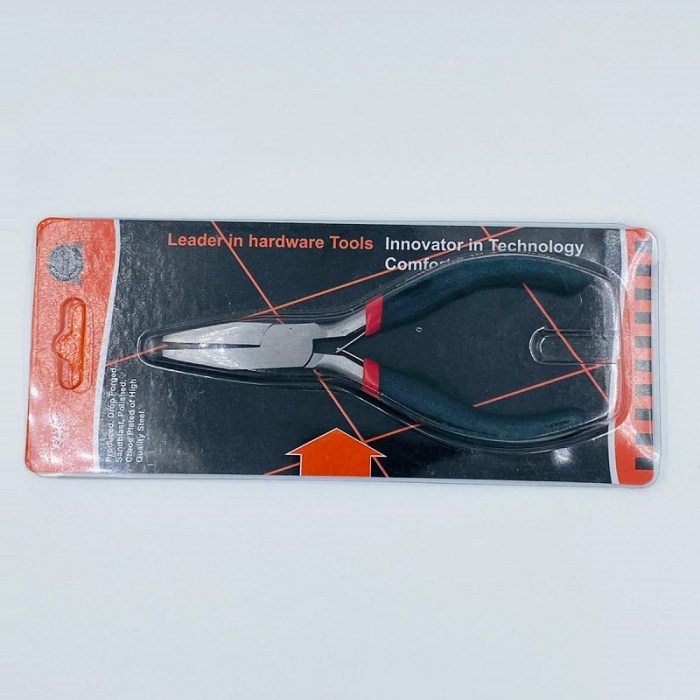 Pliers lineman grips cutter